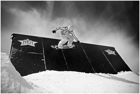 A moody wallride on the Contract Guerrilla